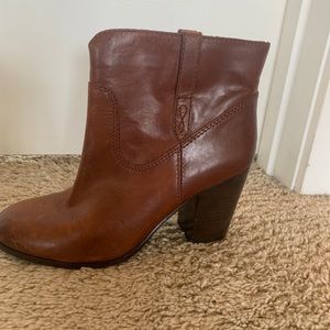 Frye leather bootie 7.5